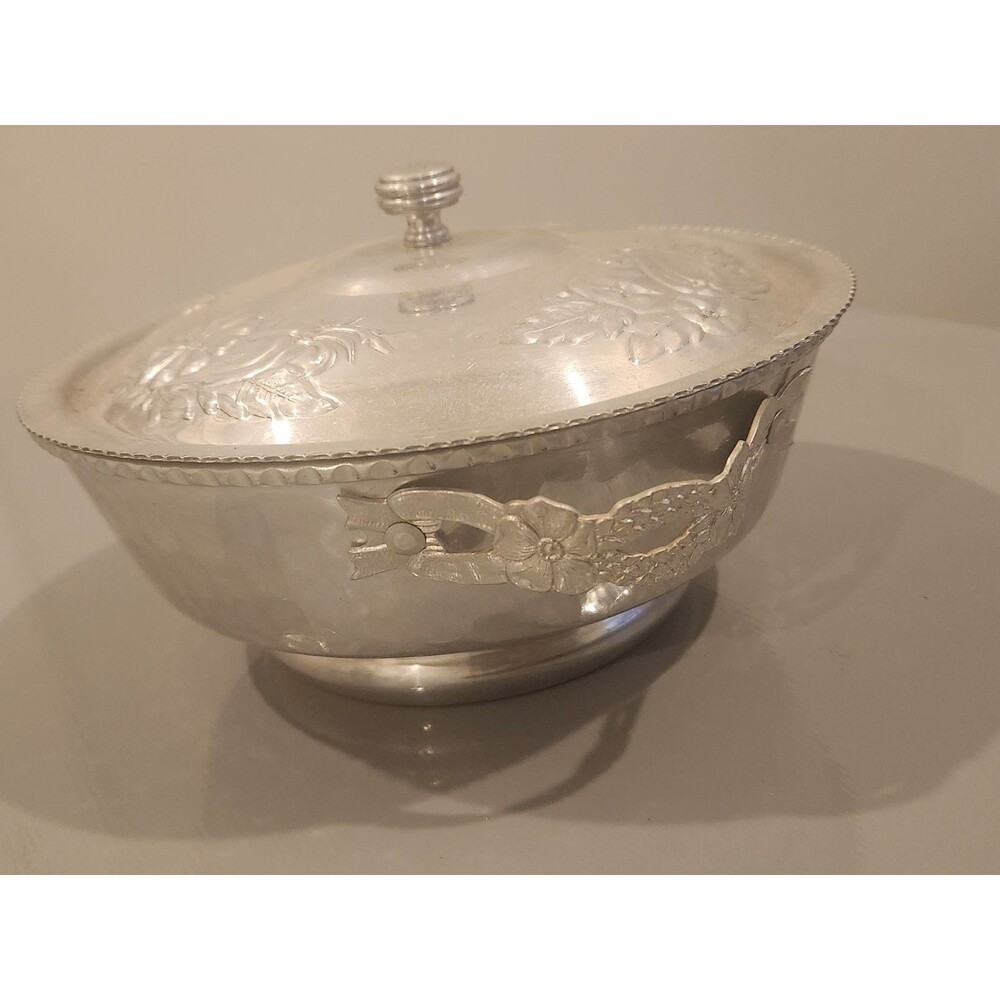 Nasco Italy Vintage Hammered Aluminum Covered Bowl Grapevine Fruit Etched - Picture 3 of 3